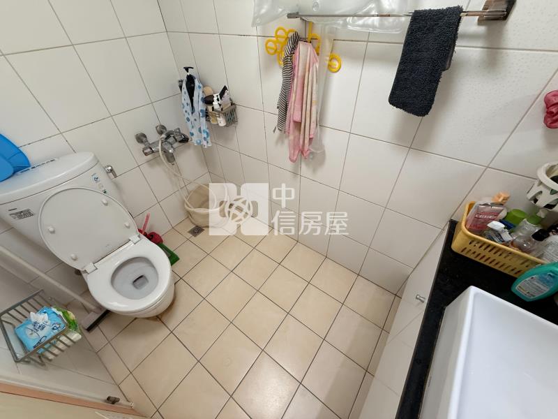 震後中山醫13期視野三房美屋房屋室內格局與周邊環境