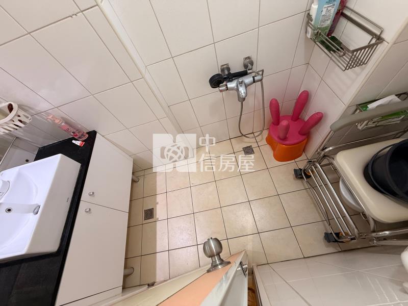 震後中山醫13期視野三房美屋房屋室內格局與周邊環境