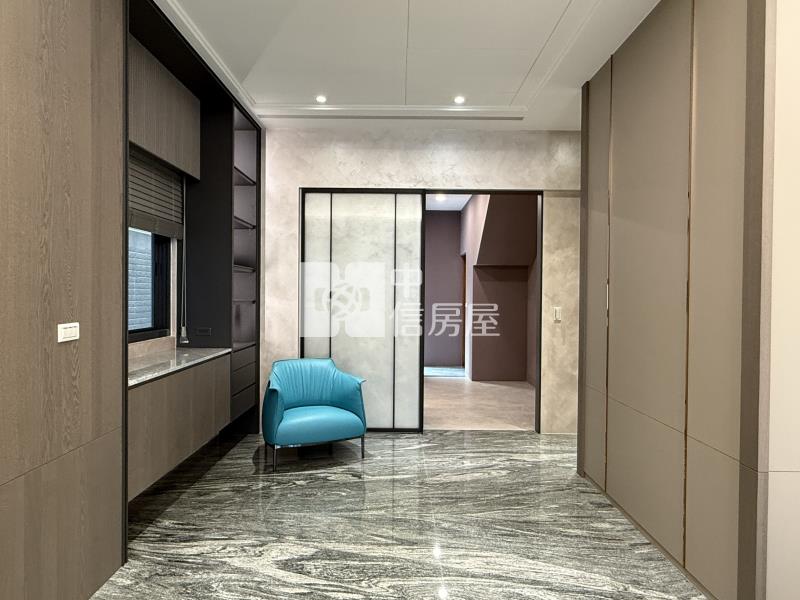 獨家★東山高中|百萬裝潢|電梯別墅房屋室內格局與周邊環境