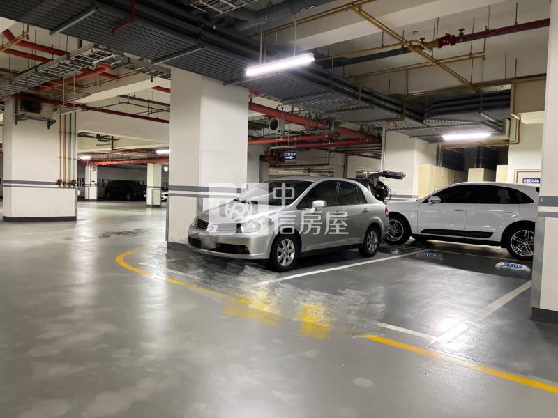 ◆信義君悅4房+車位房屋室內格局與周邊環境