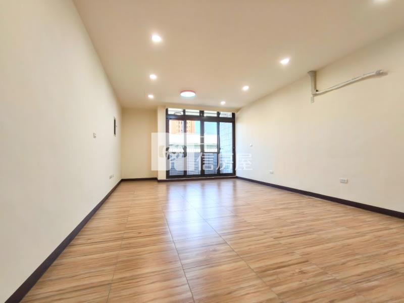 太平*五子登科*百萬裝潢透天.3套房.臨8米路房屋室內格局與周邊環境