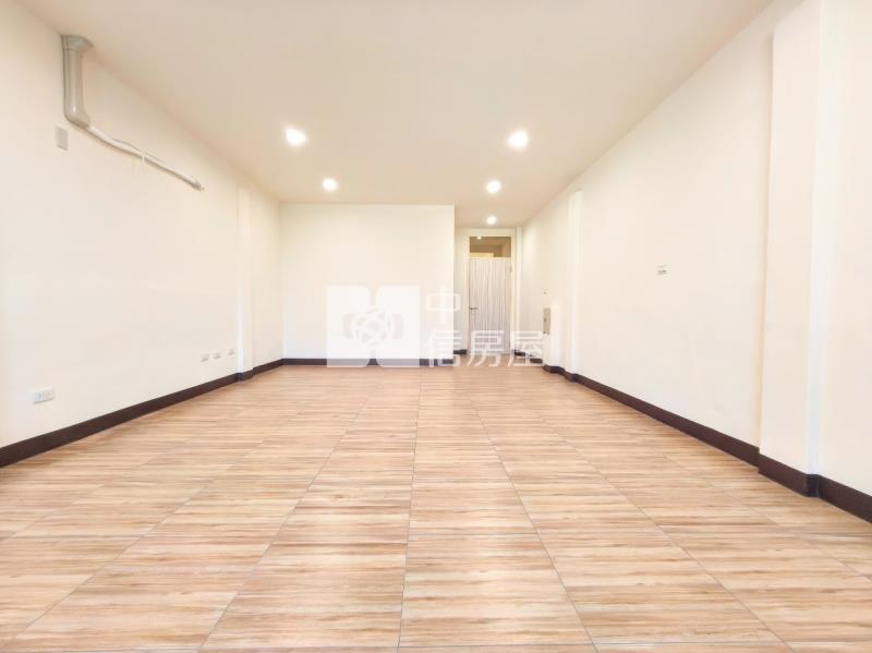 太平*五子登科*百萬裝潢透天.3套房.臨8米路房屋室內格局與周邊環境