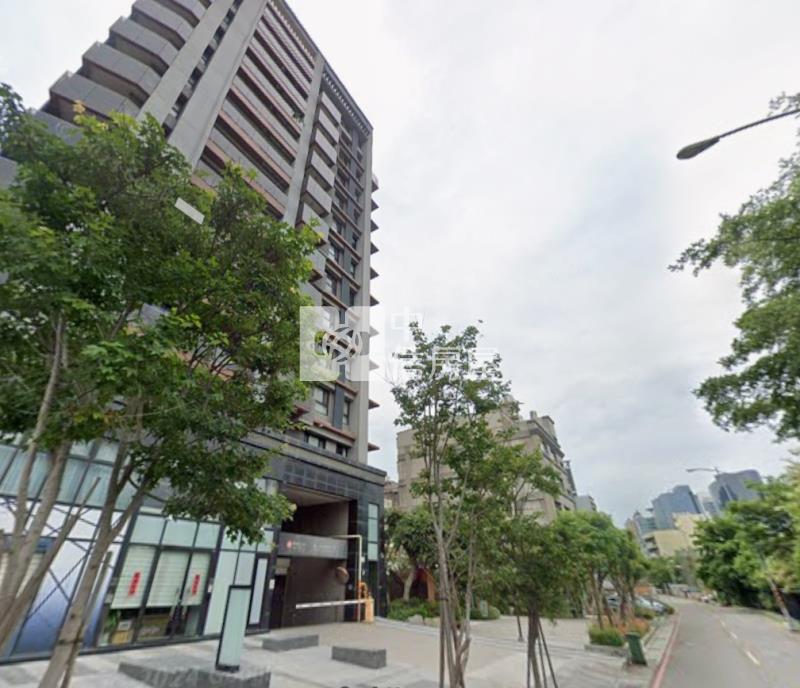 高鐵區金店面房屋室內格局與周邊環境