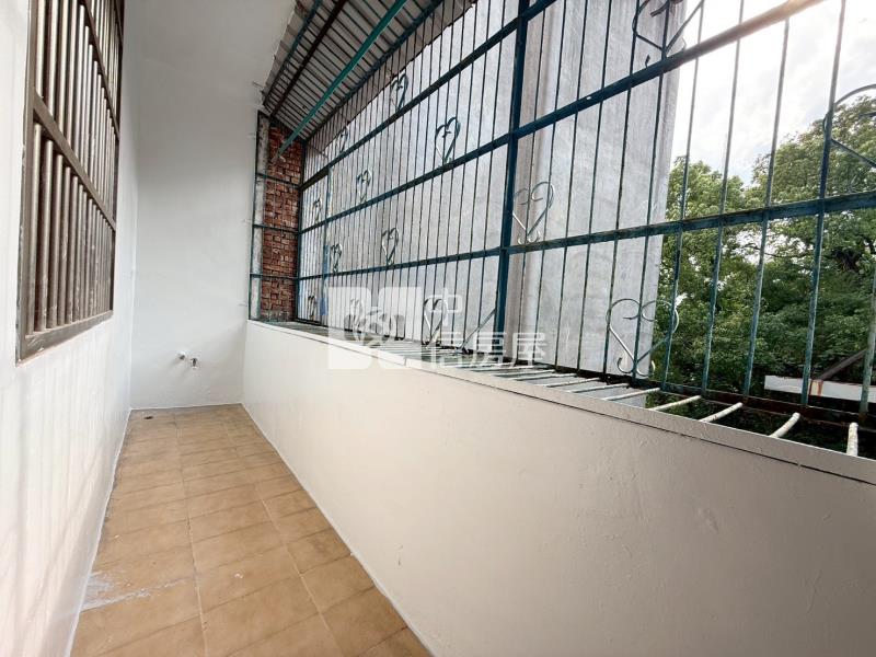 龍岡森林公園透天店面房屋室內格局與周邊環境