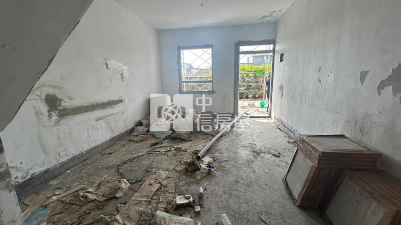 C1-84行政區稀有半成屋房屋室內格局與周邊環境