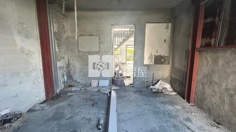 C1-84行政區稀有半成屋房屋室內格局與周邊環境