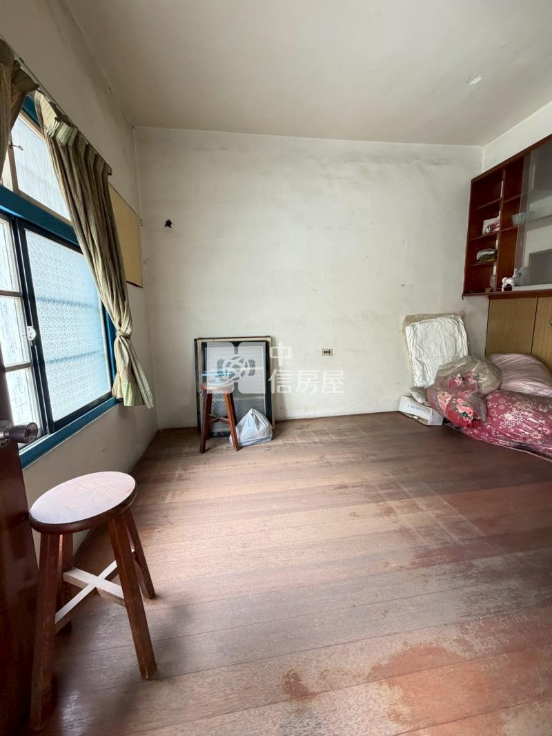 斗六市崙南路大面寬店住房屋室內格局與周邊環境