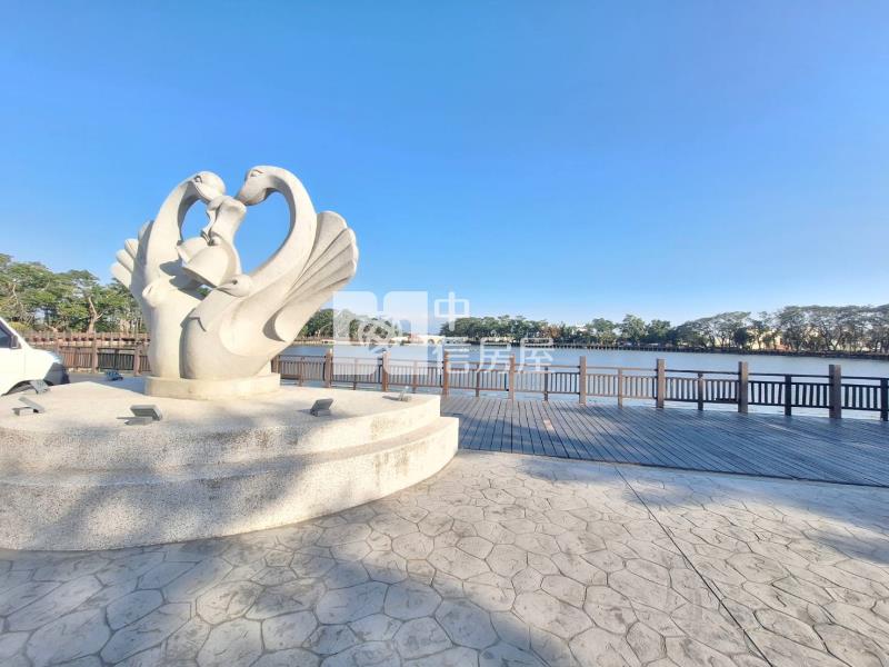 新營近家樂福大地坪透天房屋室內格局與周邊環境