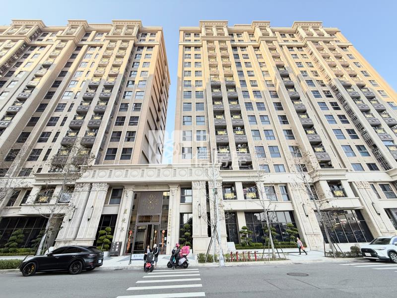 東區秀泰星境界精美二房平車房屋室內格局與周邊環境