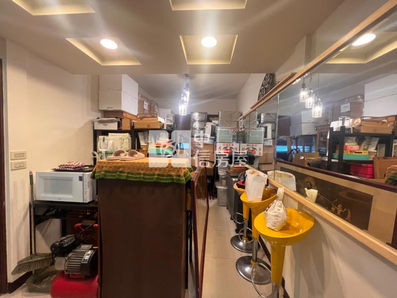 環中商圈星巴克| 2+1房車房屋室內格局與周邊環境