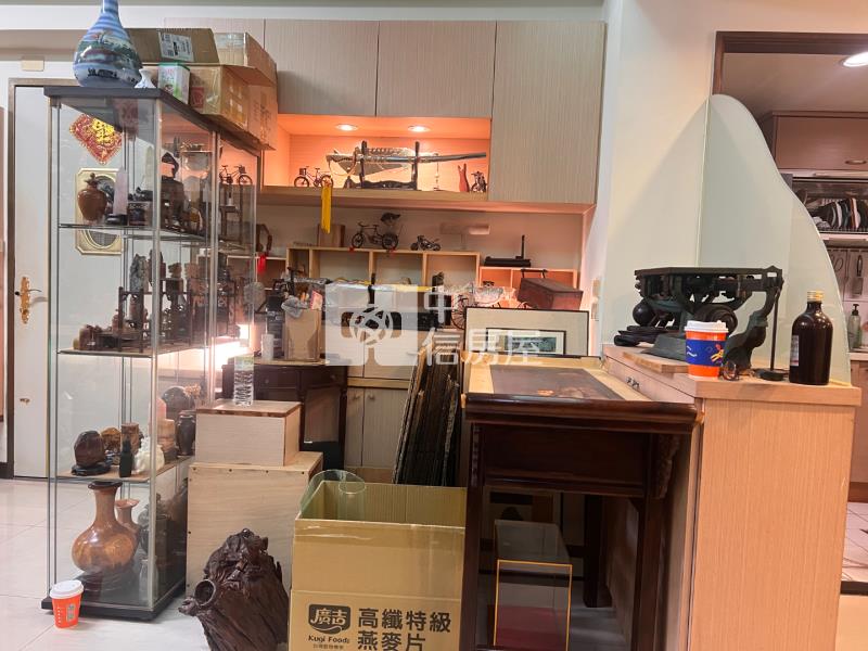 環中商圈星巴克| 2+1房車房屋室內格局與周邊環境