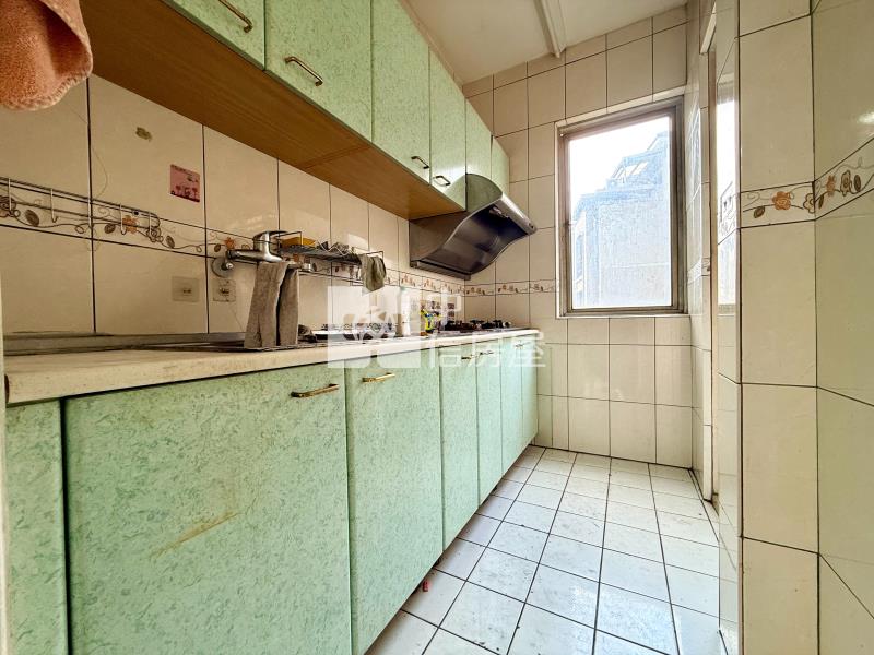 (亞太生活首都)樹孝路3+1房平面車位超值華廈房屋室內格局與周邊環境