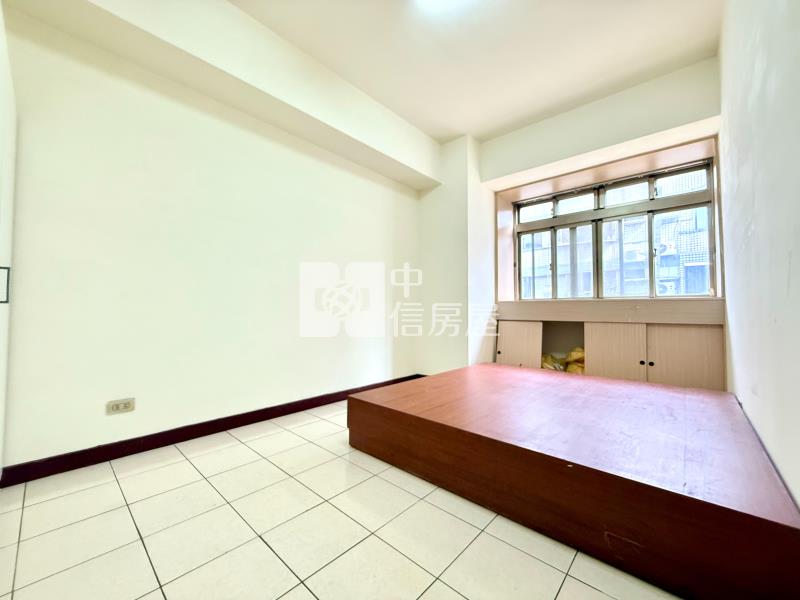 (亞太生活首都)樹孝路3+1房平面車位超值華廈房屋室內格局與周邊環境