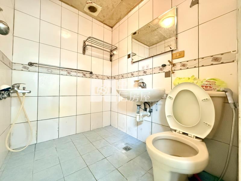 (亞太生活首都)樹孝路3+1房平面車位超值華廈房屋室內格局與周邊環境