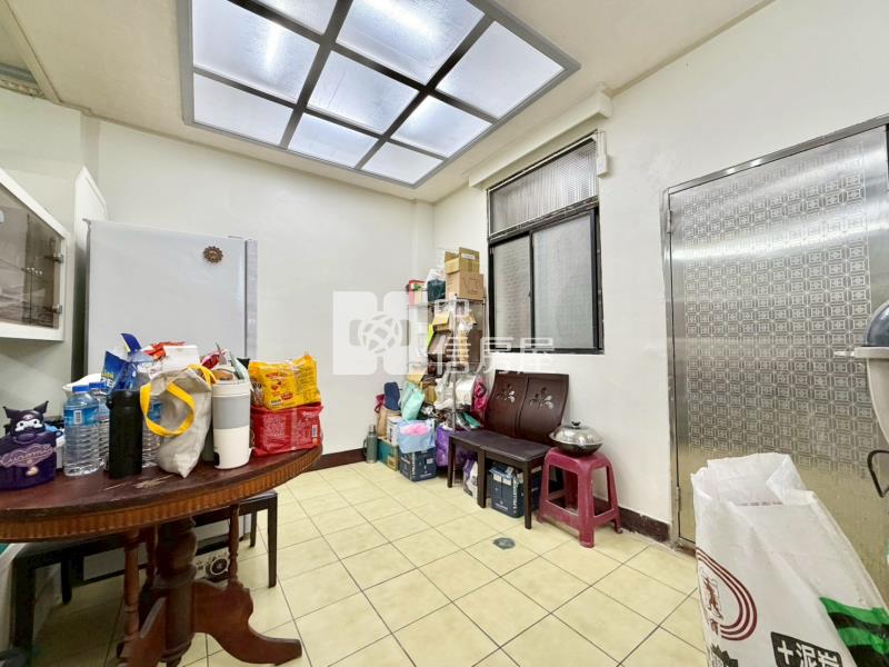 員林龍燈公園旁社區型透天房屋室內格局與周邊環境