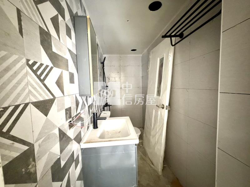 平鎮山仔頂雙主臥整新美透天房屋室內格局與周邊環境