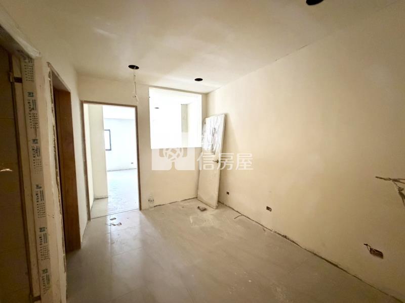 平鎮山仔頂雙主臥整新美透天房屋室內格局與周邊環境