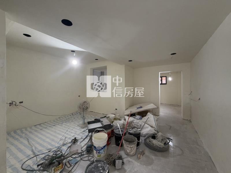 平鎮山仔頂整新美透天房屋室內格局與周邊環境