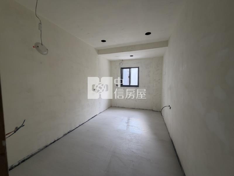 平鎮山仔頂整新美透天房屋室內格局與周邊環境