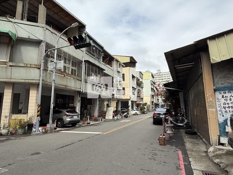 中國醫商圈｜稀有臨路透天厝房屋室內格局與周邊環境