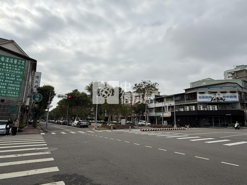 中國醫商圈｜稀有臨路透天厝房屋室內格局與周邊環境