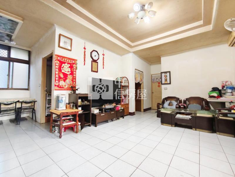 龍岡大操場稀有1樓庭院美三房房屋室內格局與周邊環境