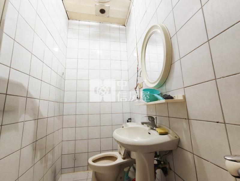 龍岡大操場稀有1樓庭院美三房房屋室內格局與周邊環境