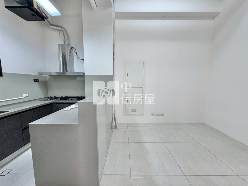 精銳萌未來店住合一電梯雙平車房屋室內格局與周邊環境