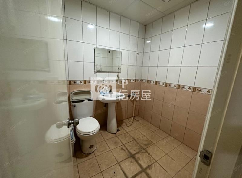 山仔頂1樓公寓門前停車房屋室內格局與周邊環境