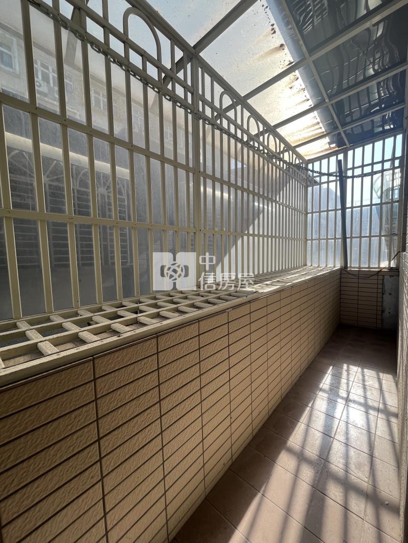 楊梅高中露台景觀透天房屋室內格局與周邊環境