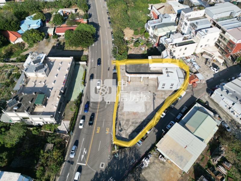 新竹市20米路旁加油站特目用地房屋室內格局與周邊環境