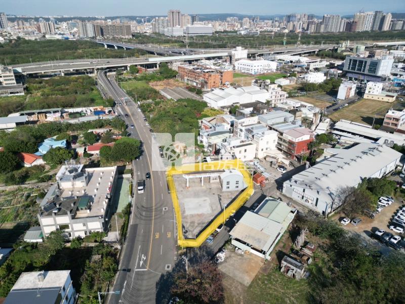 新竹市20米路旁加油站特目用地房屋室內格局與周邊環境