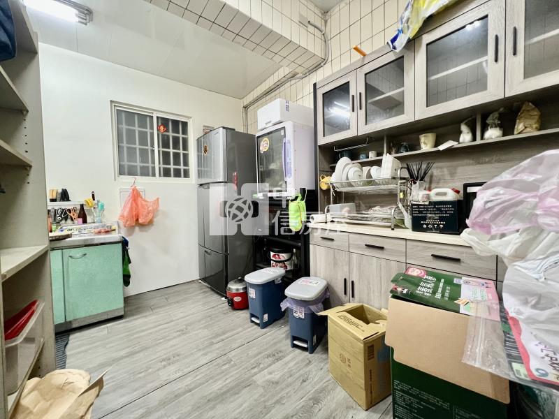 南勢山仔頂家樂福便宜透天房屋室內格局與周邊環境