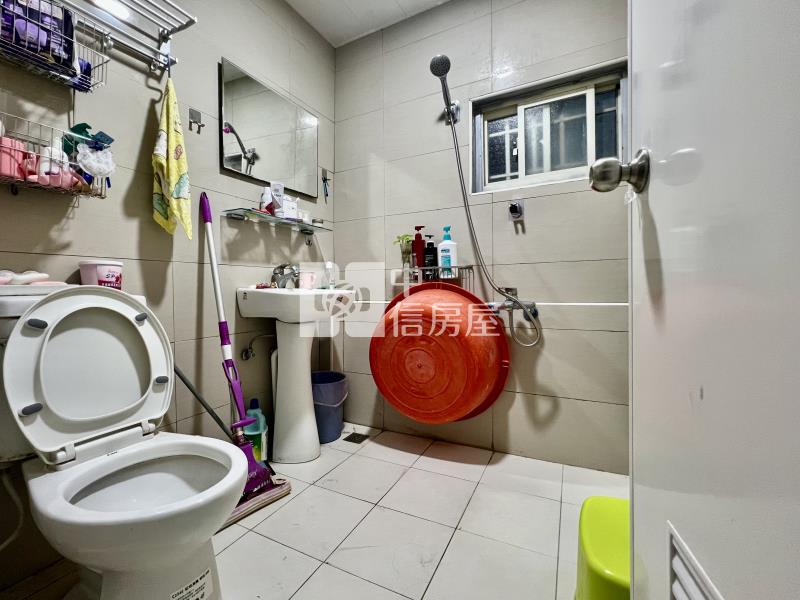 南勢山仔頂家樂福便宜透天房屋室內格局與周邊環境