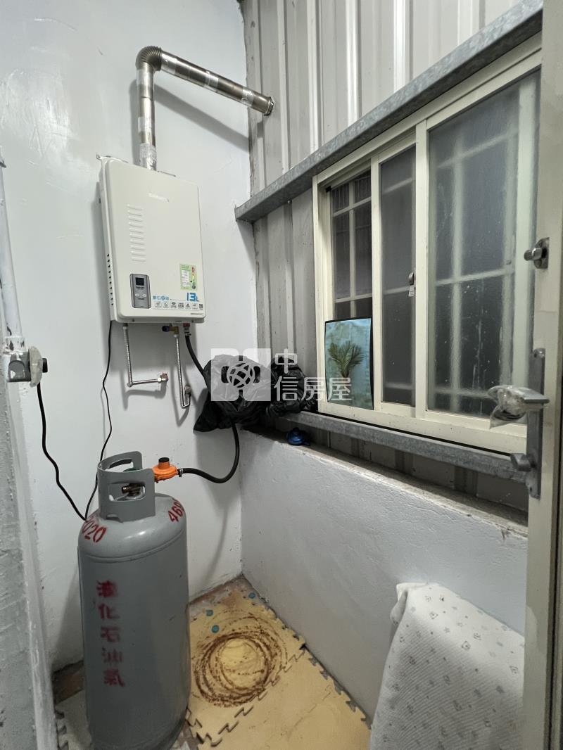 南勢山仔頂家樂福便宜透天房屋室內格局與周邊環境