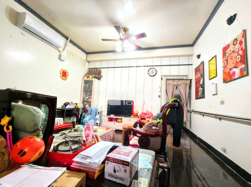 光興.孝親房.門前停車.靜巷透天房屋室內格局與周邊環境