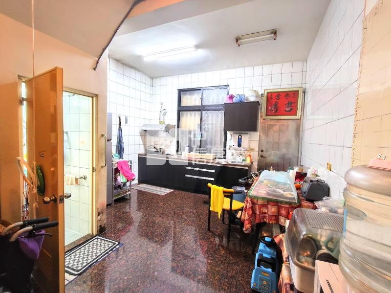 光興.孝親房.門前停車.靜巷透天房屋室內格局與周邊環境