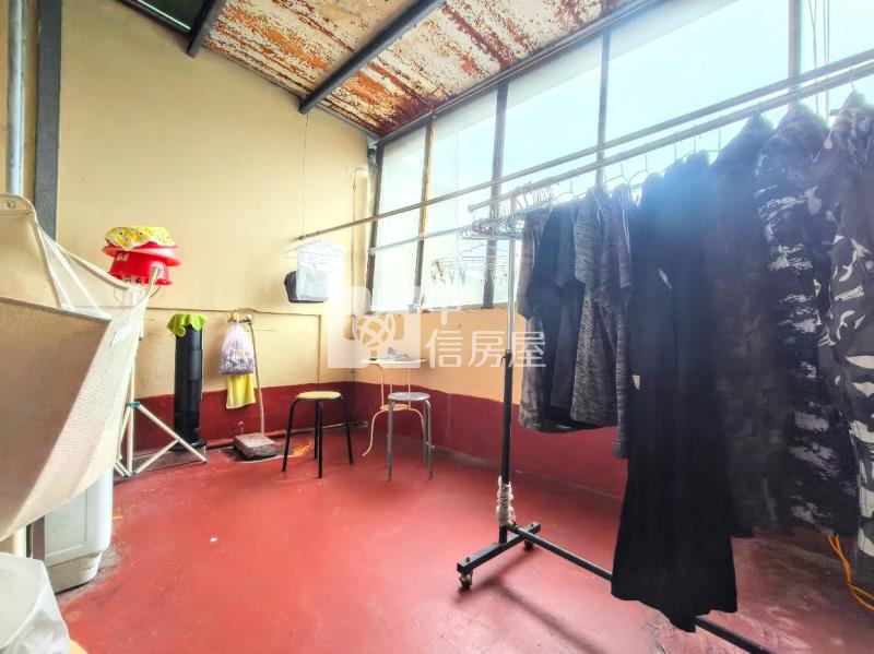 光興.孝親房.門前停車.靜巷透天房屋室內格局與周邊環境