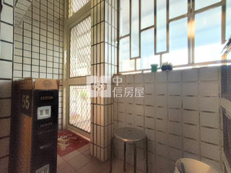 光興.孝親房.門前停車.靜巷透天房屋室內格局與周邊環境