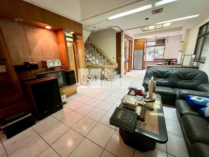 虎尾商業區百坪大店面房屋室內格局與周邊環境