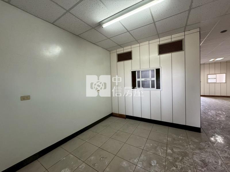 大園站前稀有透天-泰山18甲店房屋室內格局與周邊環境