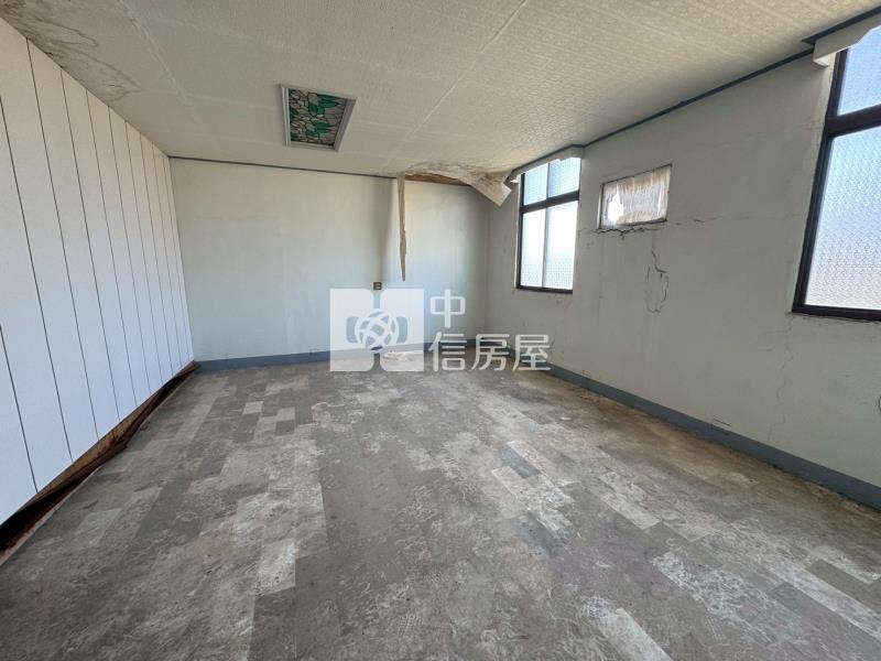 大園站前稀有透天-泰山18甲店房屋室內格局與周邊環境