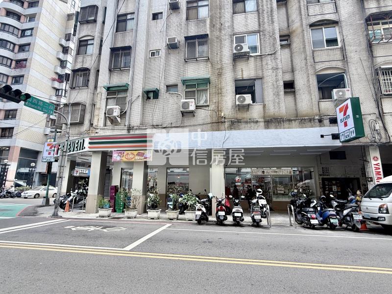 正青島路連鎖7-11超商16米超稀有大面寬三角窗 黃金雙店面房屋室內格局與周邊環境