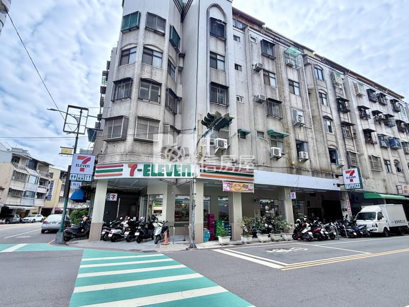 正青島路連鎖7-11超商16米超稀有大面寬三角窗 黃金雙店面房屋室內格局與周邊環境