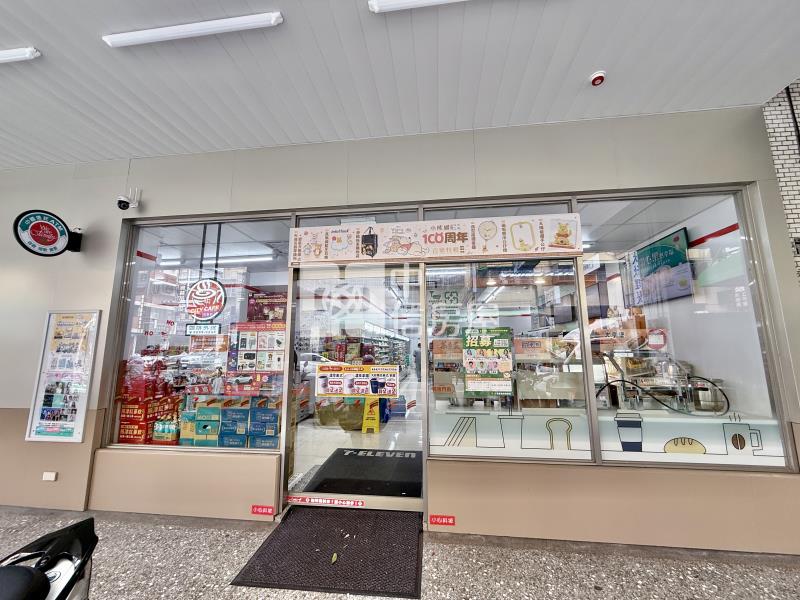 正青島路連鎖7-11超商16米超稀有大面寬三角窗 黃金雙店面房屋室內格局與周邊環境