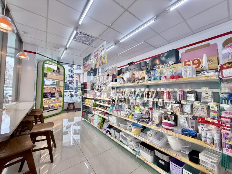 正青島路連鎖7-11超商16米超稀有大面寬三角窗 黃金雙店面房屋室內格局與周邊環境