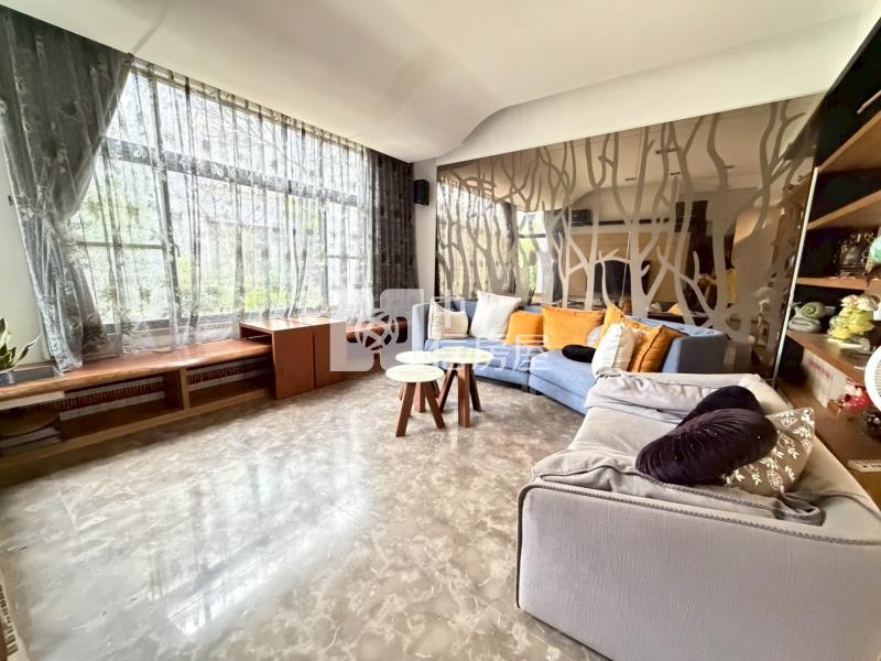 體育園區旁電梯別墅房屋室內格局與周邊環境