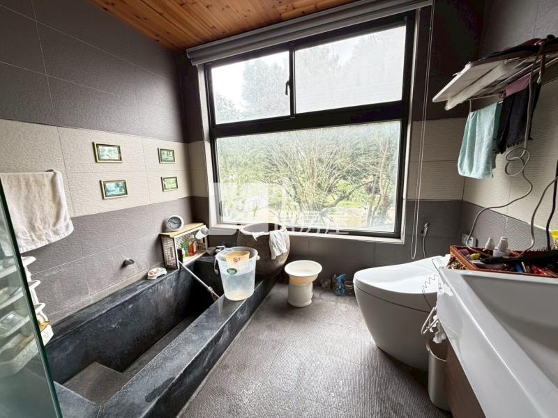 體育園區旁電梯別墅房屋室內格局與周邊環境