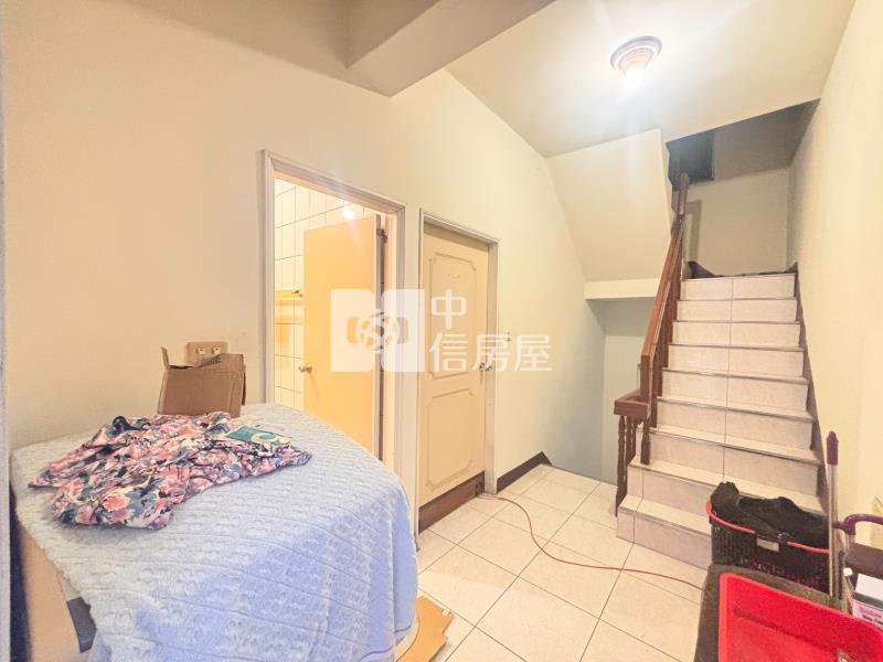 蘆竹國小邊間透天房屋室內格局與周邊環境