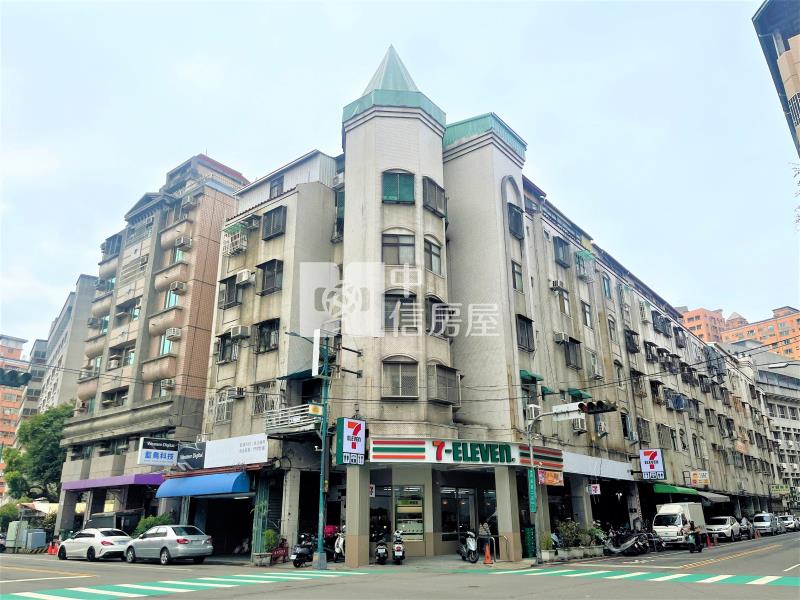 漢口商圈大面寬角間收租店面房屋室內格局與周邊環境